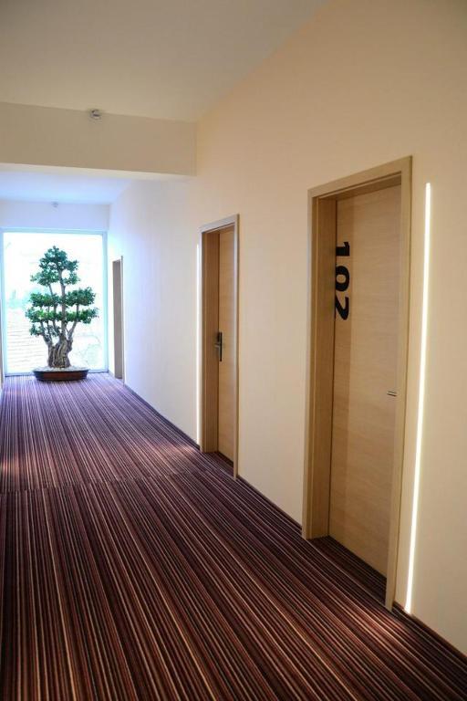 Zenti Plaza Hotel Ντρομπέτα-Τούρνου Σεβερίν Εξωτερικό φωτογραφία