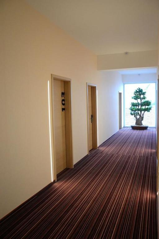 Zenti Plaza Hotel Ντρομπέτα-Τούρνου Σεβερίν Εξωτερικό φωτογραφία