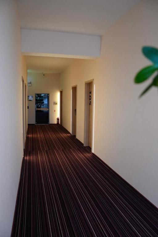 Zenti Plaza Hotel Ντρομπέτα-Τούρνου Σεβερίν Εξωτερικό φωτογραφία