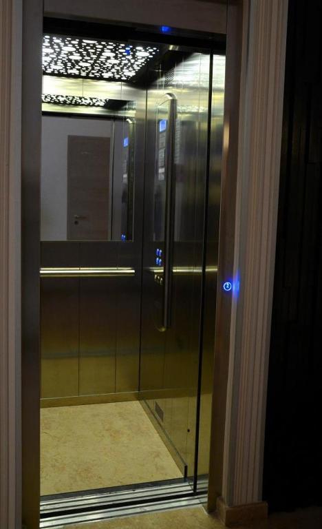 Zenti Plaza Hotel Ντρομπέτα-Τούρνου Σεβερίν Εξωτερικό φωτογραφία